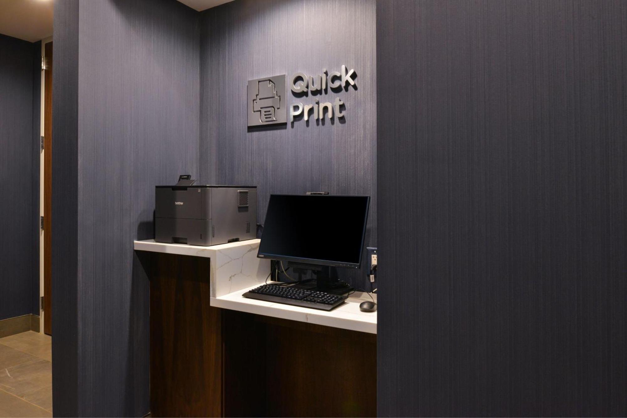 Courtyard By Marriott Raleigh Cary Crossroads Hotel Buitenkant foto
