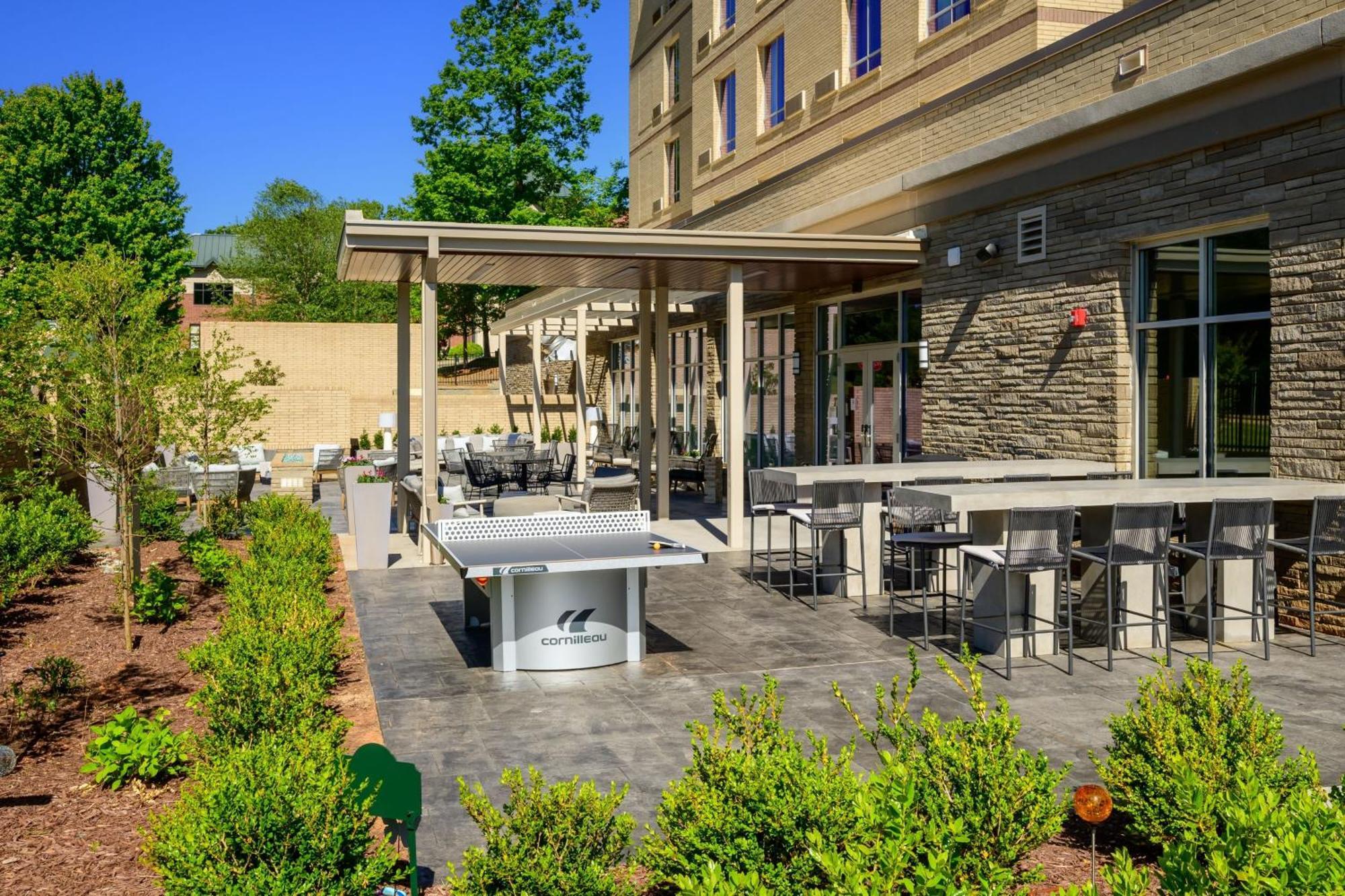 Courtyard By Marriott Raleigh Cary Crossroads Hotel Buitenkant foto