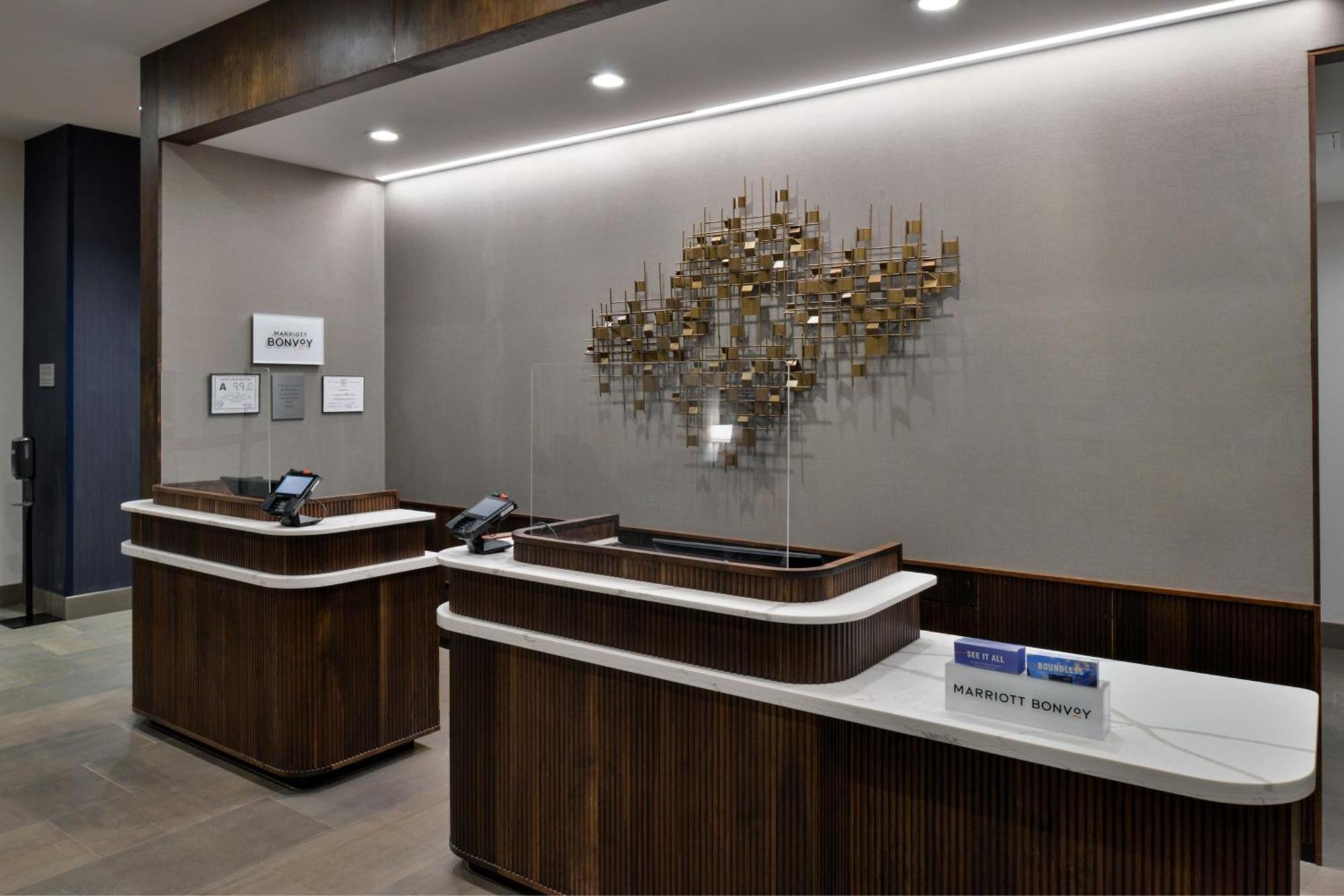 Courtyard By Marriott Raleigh Cary Crossroads Hotel Buitenkant foto